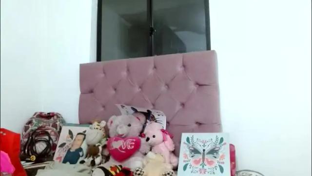 Image 4 of emily_loperaa Stream on Chaturbate on 23 days ago