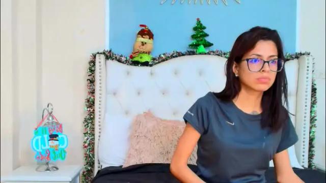 Image 3 of emily_loperaa Stream on Chaturbate on 1 month ago