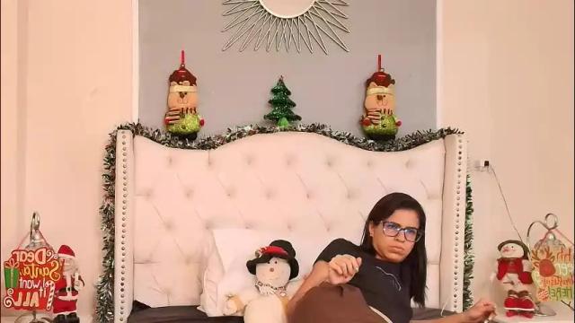 Image 11 of emily_loperaa Stream on Chaturbate on 1 month ago