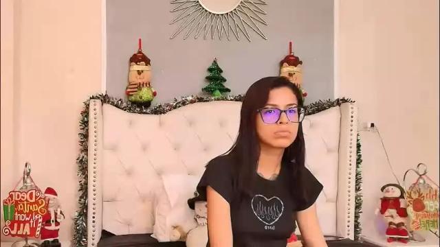 Image 4 of emily_loperaa Stream on Chaturbate on 1 month ago