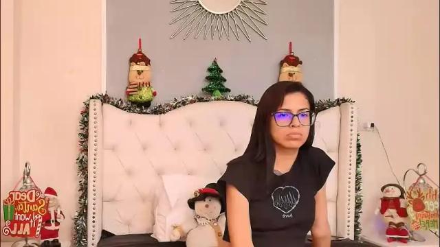 Image 6 of emily_loperaa Stream on Chaturbate on 1 month ago