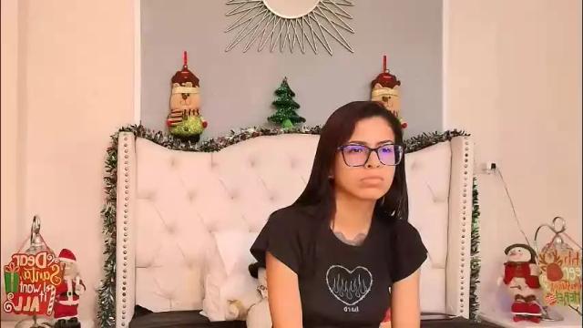 Image 8 of emily_loperaa Stream on Chaturbate on 1 month ago