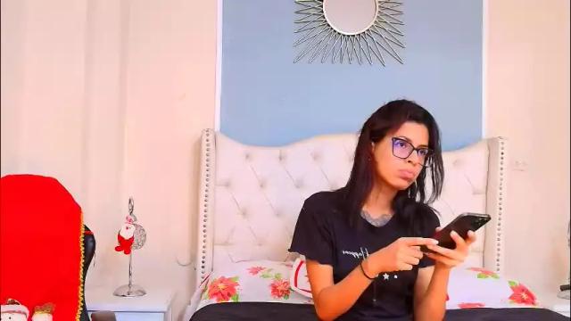 Image 6 of emily_loperaa Stream on Chaturbate on 20 days ago