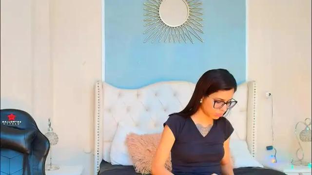 Image 3 of emily_loperaa Stream on Chaturbate on 6 days ago