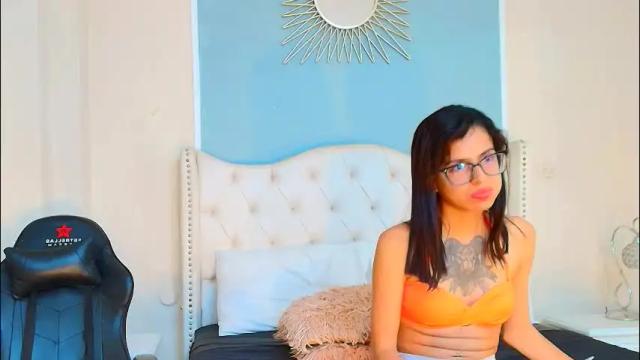 Image 7 of emily_loperaa Stream on Chaturbate on 10 hours ago