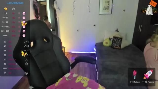 Image 6 of emily_lovely5 Stream on Chaturbate on 19 months ago