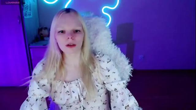 Image 11 of emily_nyaffe Stream on Chaturbate on 1 month ago