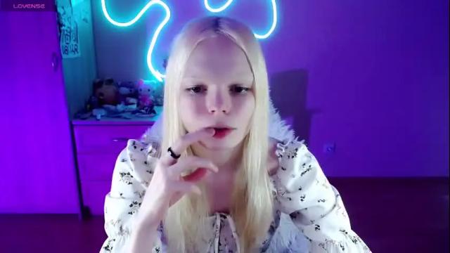 Image 3 of emily_nyaffe Stream on Chaturbate on 1 month ago