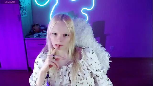 Image 12 of emily_nyaffe Stream on Chaturbate on 1 month ago