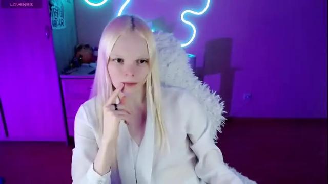 Image 2 of emily_nyaffe Stream on Chaturbate on 1 month ago