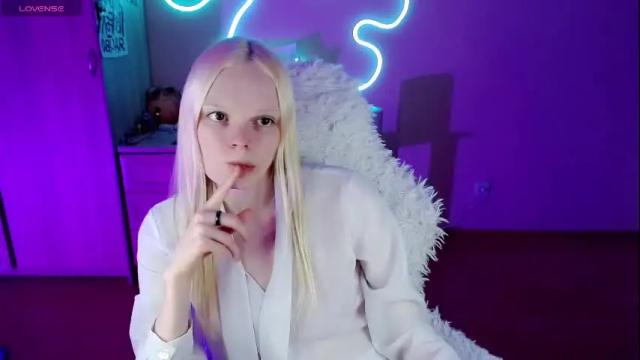 Image 3 of emily_nyaffe Stream on Chaturbate on 1 month ago