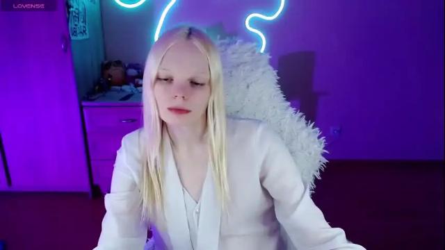 Image 6 of emily_nyaffe Stream on Chaturbate on 1 month ago