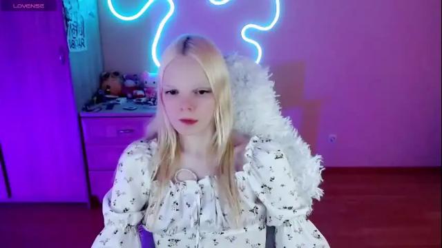 Image 10 of emily_nyaffe Stream on Chaturbate on 1 month ago