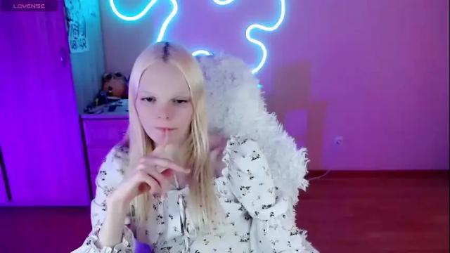 Image 4 of emily_nyaffe Stream on Chaturbate on 1 month ago