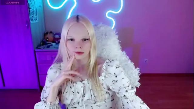Image 6 of emily_nyaffe Stream on Chaturbate on 1 month ago