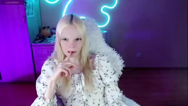 Image 10 of emily_nyaffe Stream on Chaturbate on 29 days ago