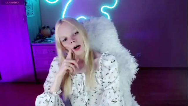 Image 12 of emily_nyaffe Stream on Chaturbate on 29 days ago