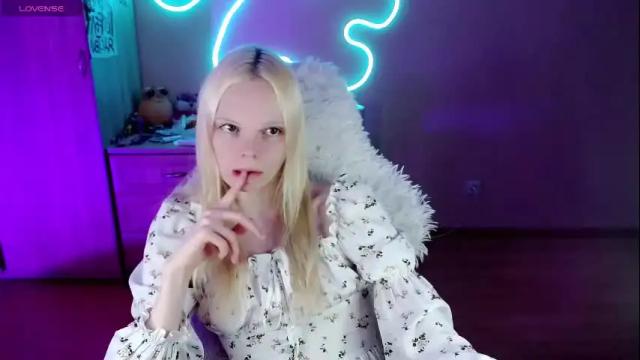Image 7 of emily_nyaffe Stream on Chaturbate on 29 days ago