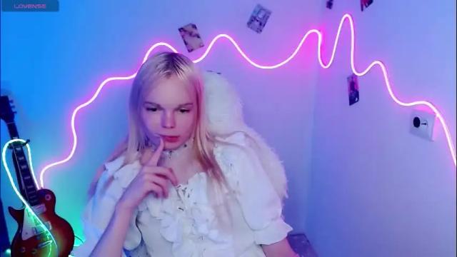 Image 12 of emily_nyaffe Stream on Chaturbate on 2 months ago