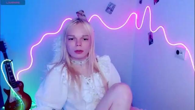 Image 8 of emily_nyaffe Stream on Chaturbate on 2 months ago