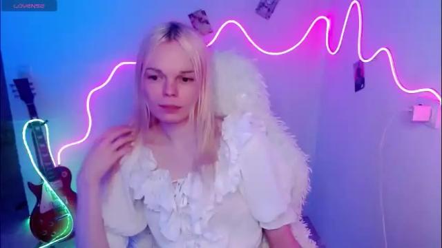 Image 4 of emily_nyaffe Stream on Chaturbate on 2 months ago