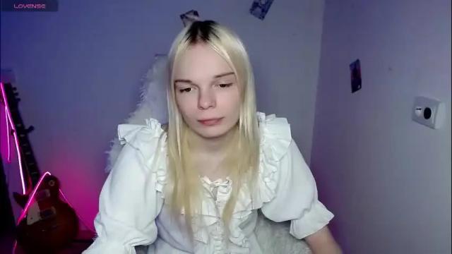 Image 3 of emily_nyaffe Stream on Chaturbate on 25 days ago