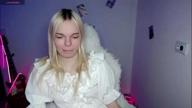 Image 7 of emily_nyaffe Stream on Chaturbate on 25 days ago
