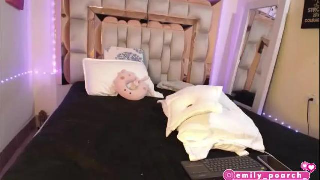 Image 12 of emily_poarch Stream on Chaturbate on 2 months ago