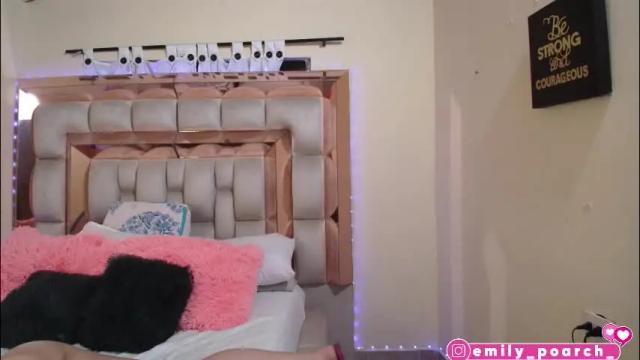 Image 8 of emily_poarch Stream on Chaturbate on 2 months ago