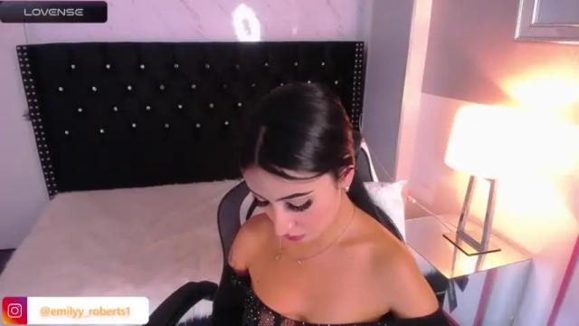 Image 10 of emily_roberts_b Stream on Chaturbate on 18 months ago
