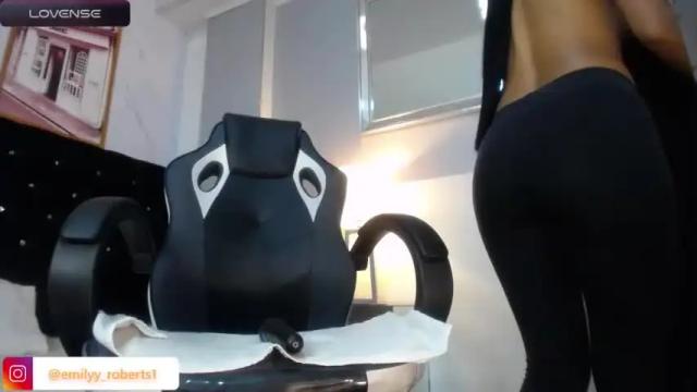 Image 6 of emily_roberts_b Stream on Chaturbate on 18 months ago