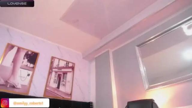 Image 3 of emily_roberts_b Stream on Chaturbate on 18 months ago