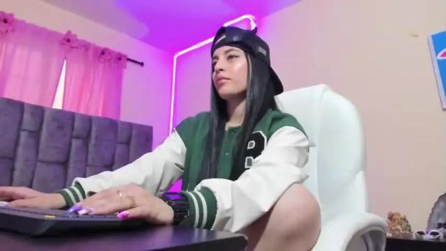 Image 7 of emily_roose_ Stream on Chaturbate on 18 months ago