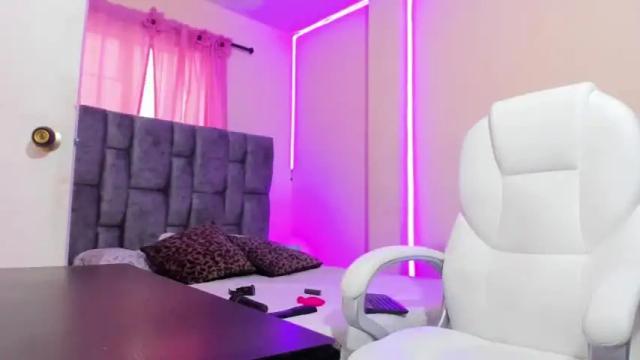 Image 2 of emily_roose_ Stream on Chaturbate on 18 months ago