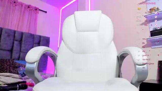 Image 12 of emily_roose_ Stream on Chaturbate on 15 months ago