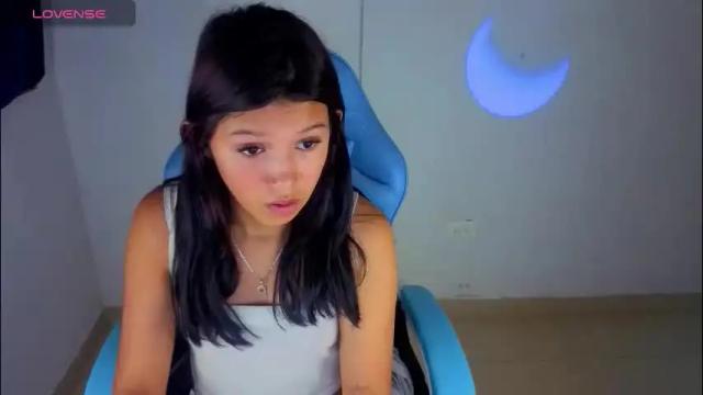 Thumbnail 1, emily_rosse04's Stream at Chaturbate, 2 months ago