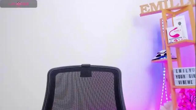 Image 2 of emily_sanderss1 Stream on Chaturbate on 1 month ago