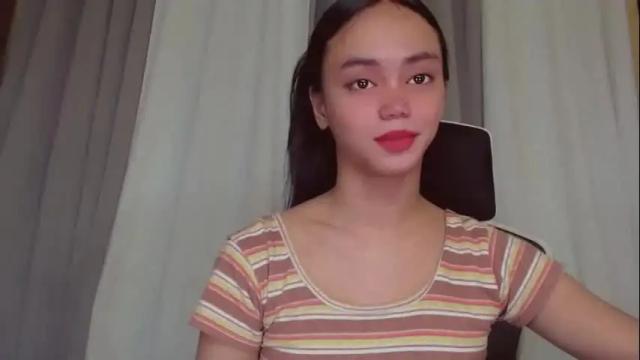 Image 4 of emily_sexyslut Stream on Chaturbate on 20 months ago