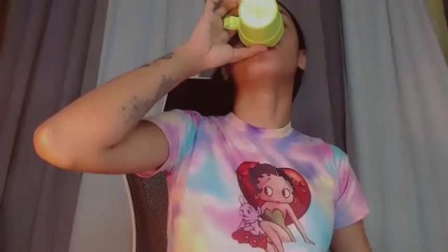 Image 4 of emily_sexyslut Stream on Chaturbate on 19 months ago