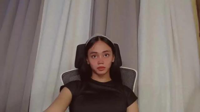 Image 11 of emily_sexyslut Stream on Chaturbate on 19 months ago