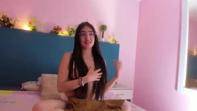 Image 7 of emily_sophiia Stream on Chaturbate on 17 months ago