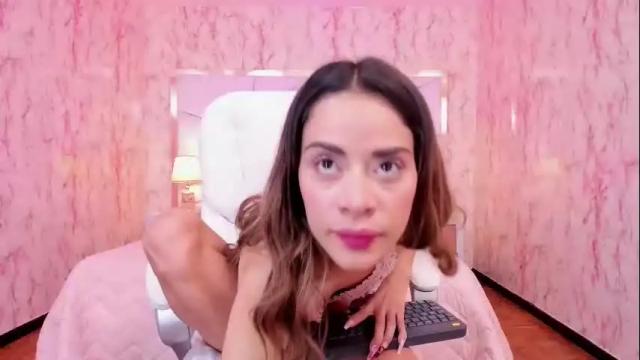 Image 2 of emily_submissive Stream on Chaturbate on 6 months ago