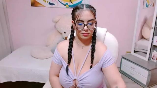 Image 4 of emily_vausse Stream on Chaturbate on 21 months ago