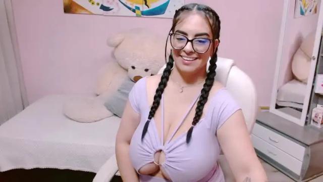 Image 8 of emily_vausse Stream on Chaturbate on 21 months ago