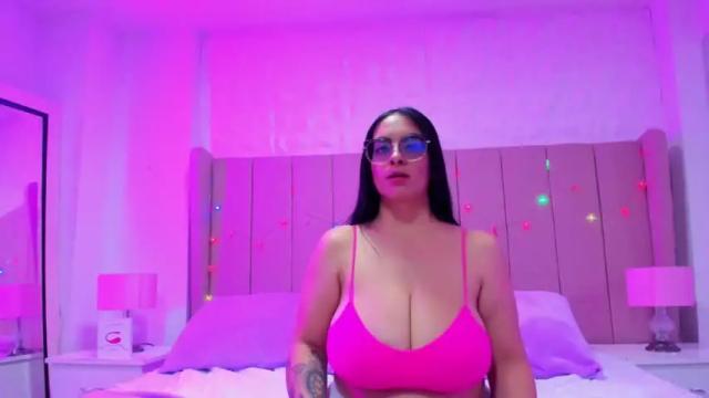 Image 8 of emily_vausse Stream on Chaturbate on 15 months ago