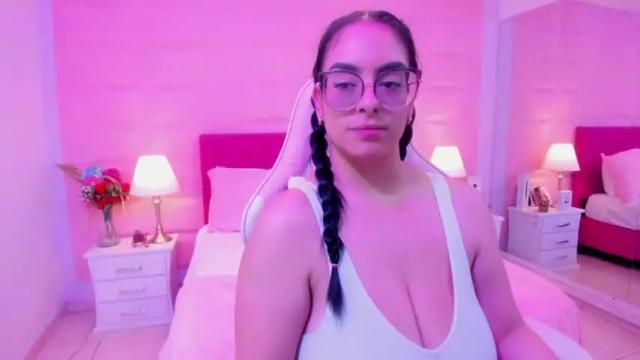 Image 4 of emily_vausse Stream on Chaturbate on 15 months ago