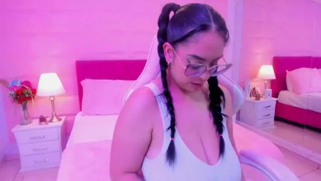 Image 7 of emily_vausse Stream on Chaturbate on 15 months ago