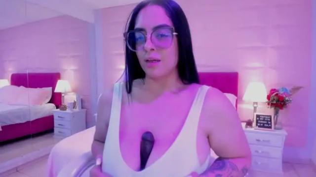 Image 8 of emily_vausse Stream on Chaturbate on 14 months ago