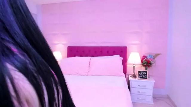 Image 11 of emily_vausse Stream on Chaturbate on 14 months ago