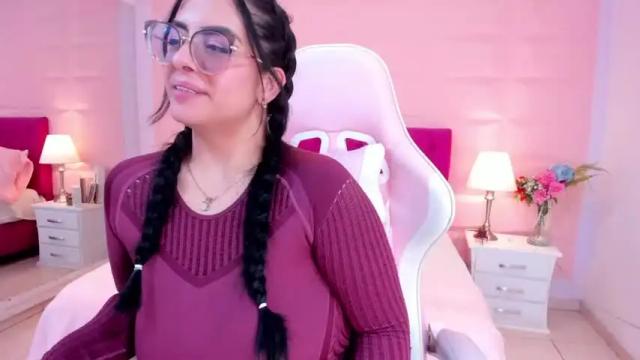 Image 7 of emily_vausse Stream on Chaturbate on 14 months ago